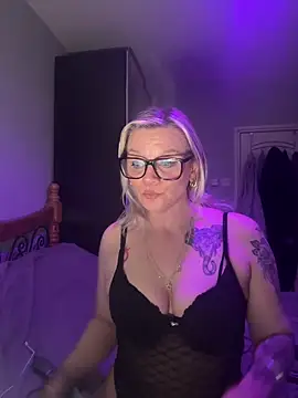 Curvy-Cleo online show from 02-17-26, 09:43