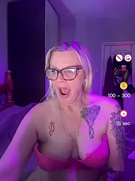 Curvy-Cleo online show from 06-04-26, 10:27