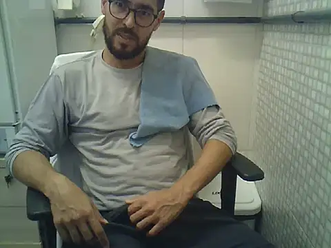 Snapshot of pdasgyn chatting on 07-08-26, 06:56 pdasgyn online show from 07-08-26, 06:56