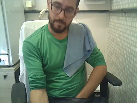 Snapshot of pdasgyn chatting on 07-09-26, 01:37 pdasgyn online show from 07-09-26, 01:37