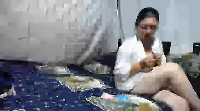 Snapshot of SHARONYJQVI chatting on 03-12-25, 06:40 SHARONYJQVI online show from 03-12-25, 06:40