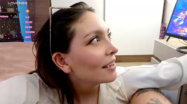 Snapshot of Te_para_2 chatting on 03-17-25, 10:17 Te para 2 online show from 03-17-25, 10:17