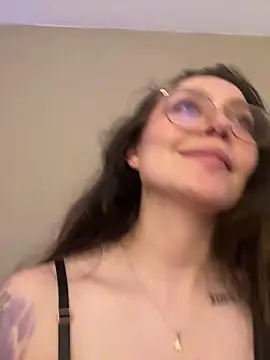 Snapshot of Te_para_2 chatting on 03-18-25, 01:21 Te para 2 online show from 03-18-25, 01:21