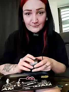 TiffiChantiT2 online show from 05-10-26, 05:07