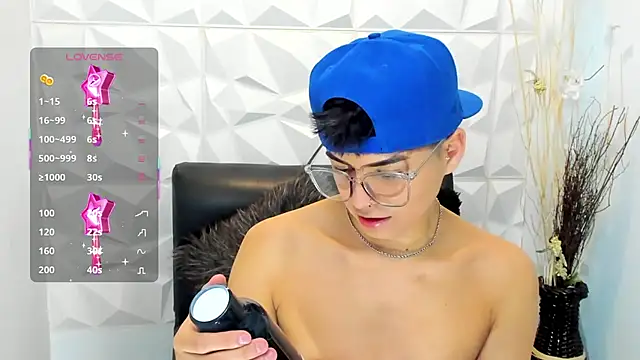 Snapshot of Sam_Daves chatting on 11-02-25, 01:02 Sam Daves online show from 11-02-25, 01:02