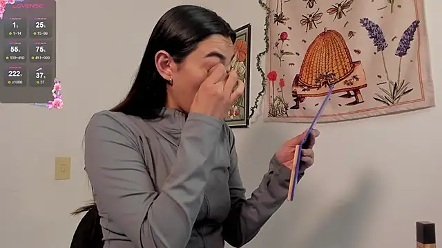 Gabee7  online show from 10-27-25, 04:33