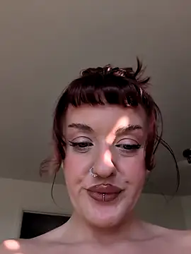 Snapshot of Petite_Juicy_Olive chatting on 11-20-25, 10:15 Petite Juicy Olive online show from 11-20-25, 10:15