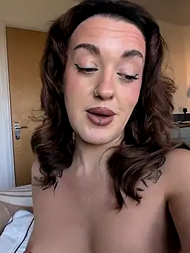 Snapshot of Petite_Juicy_Olive chatting on 07-09-26, 08:07 Petite Juicy Olive online show from 07-09-26, 08:07