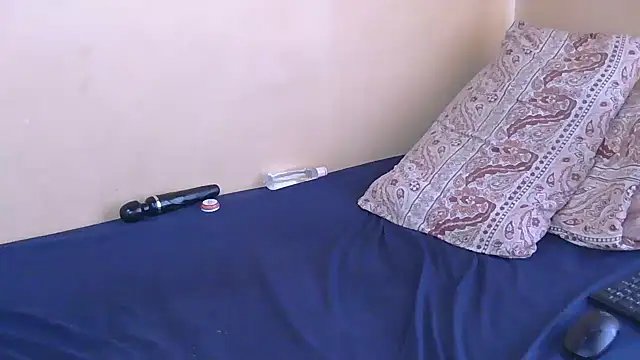 EbonyAlphaBitch online show from 10-04-25, 10:57