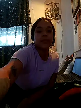 Snapshot of IsisBathory chatting on 03-15-25, 09:05 IsisBathory online show from 03-15-25, 09:05