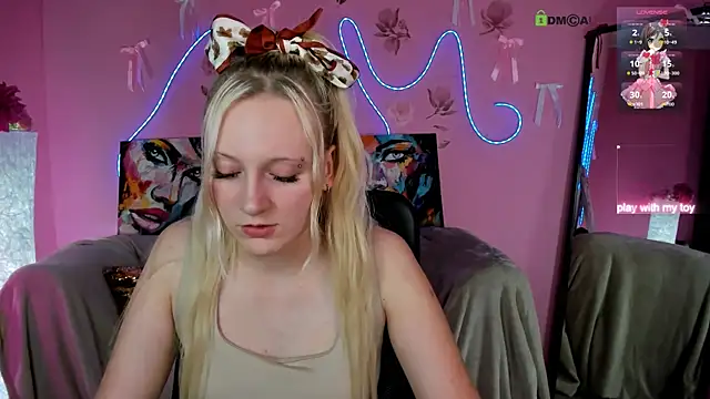 madam uliis online show from 05-07-26, 09:47