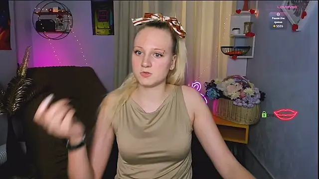 madam uliis online show from 05-19-26, 12:33