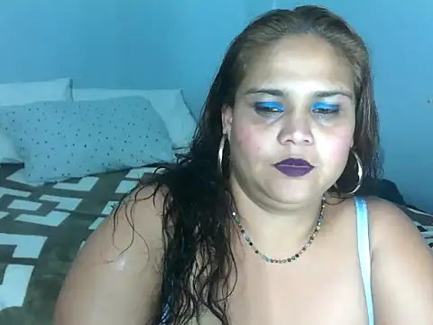 Snapshot of clover_cams1874 chatting on 09-13-25, 05:46 clover cams1874 online show from 09-13-25, 05:46