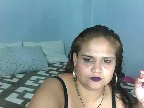 Snapshot of clover_cams1874 chatting on 09-15-25, 06:41 clover cams1874 online show from 09-15-25, 06:41
