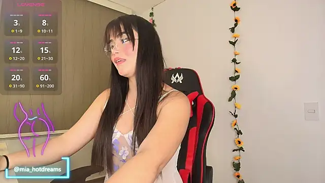 mia hotdreams online show from 03-21-25, 04:49