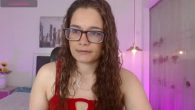 Rose Thompson1 online show from 05-06-26, 01:49