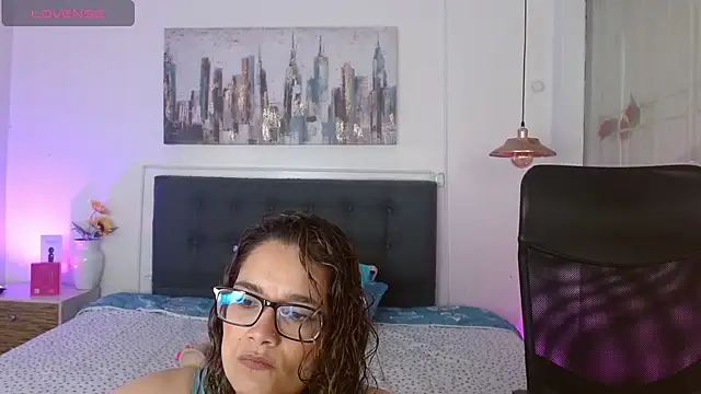 Rose Thompson1 online show from 05-09-26, 01:27
