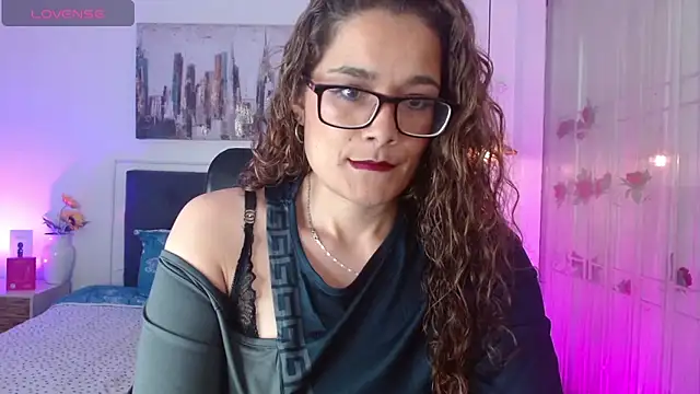 Rose Thompson1 online show from 05-11-26, 04:04