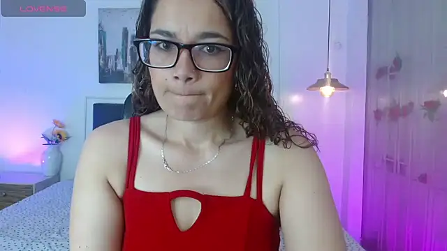 Rose Thompson1 online show from 05-13-26, 01:30