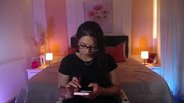 Rose Thompson1 online show from 06-14-26, 01:35