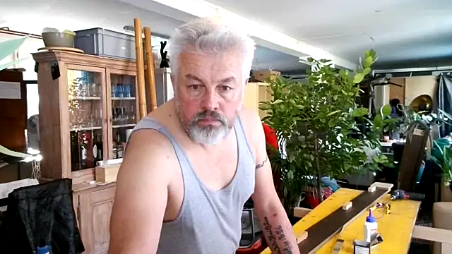 Berg Boy online show from 10-31-25, 09:32