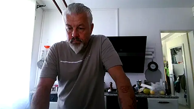 Berg Boy online show from 06-27-26, 07:13
