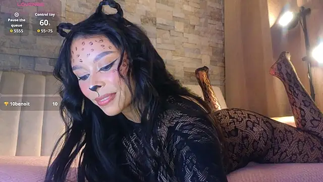 Snapshot of Hecate_gh chatting on 10-31-25, 11:06 Hecate gh online show from 10-31-25, 11:06