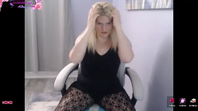 Snapshot of BellaStar84 chatting on 09-30-25, 12:21 BellaStar84 online show from 09-30-25, 12:21