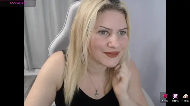 Snapshot of BellaStar84 chatting on 10-25-25, 11:29 BellaStar84 online show from 10-25-25, 11:29