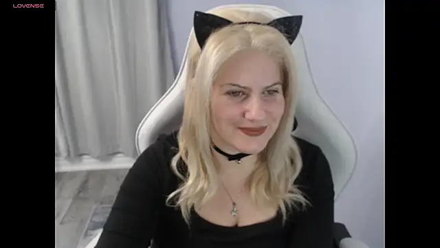 Snapshot of BellaStar84 chatting on 10-29-25, 12:40 BellaStar84 online show from 10-29-25, 12:40