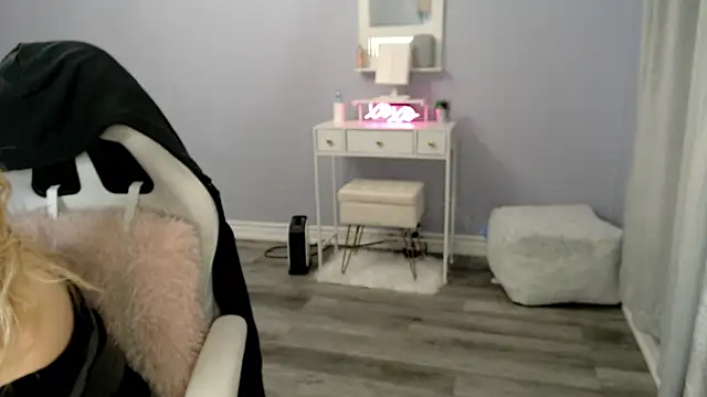 BellaStar84 online show from 12-22-25, 11:40