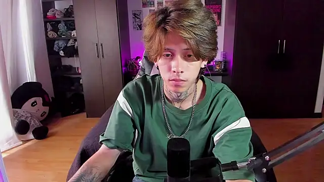 xIce Boy online show from 03-25-26, 02:23