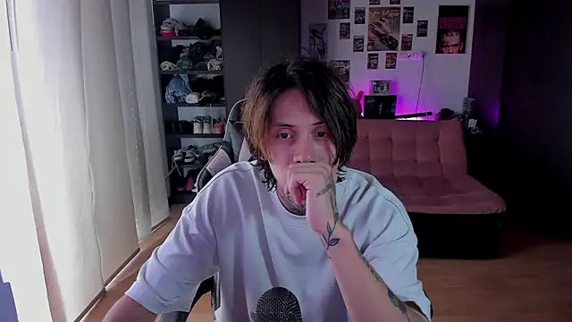 xIce Boy online show from 05-13-26, 07:33