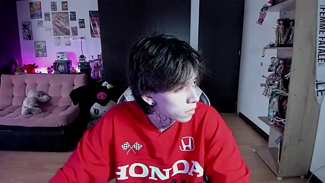xIce Boy online show from 06-18-26, 06:45