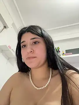 Snapshot of SashaLuss_ chatting on 03-17-25, 08:09 SashaLuss online show from 03-17-25, 08:09