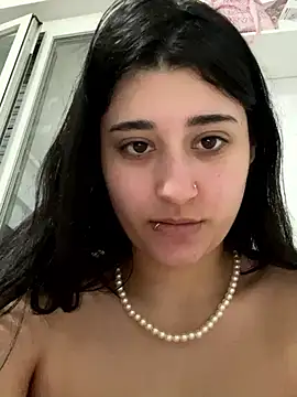 Snapshot of SashaLuss_ chatting on 03-19-25, 06:44 SashaLuss online show from 03-19-25, 06:44