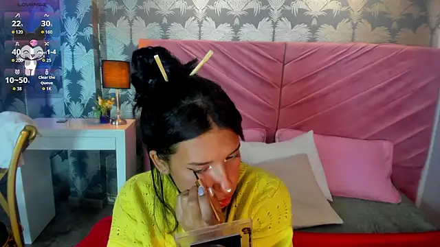 Snapshot of Karin_Ks chatting on 02-12-26, 02:39 Karin Ks online show from 02-12-26, 02:39