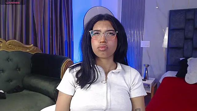 Snapshot of Karin_Ks chatting on 02-15-26, 08:38 Karin Ks online show from 02-15-26, 08:38