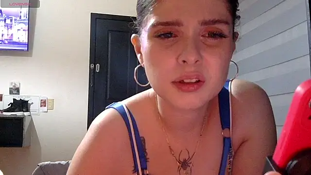 Snapshot of LoganPeny chatting on 01-10-26, 12:18 LoganPeny online show from 01-10-26, 12:18