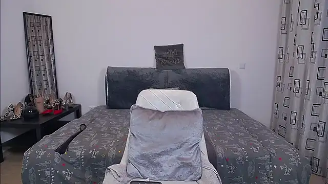 Snapshot of SharronAlexa chatting on 11-28-25, 12:19 SharronAlexa online show from 11-28-25, 12:19