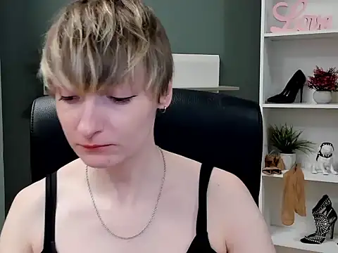 hottieBlair online show from 09-16-25, 06:14