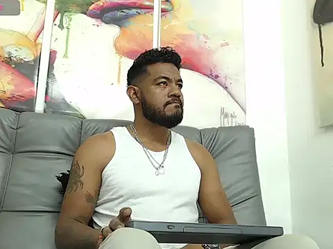 BladeFoxxx1 online show from 10-08-25, 04:32