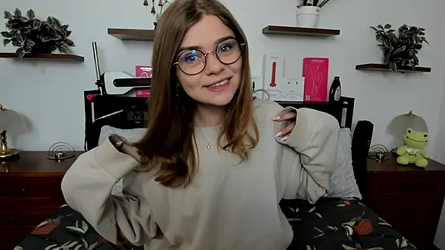 Snapshot of HaleyReedme chatting on 05-03-26, 06:52 HaleyReedme online show from 05-03-26, 06:52