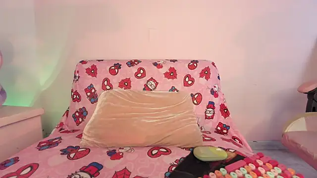 Snapshot of kitty-kryss chatting on 05-08-26, 06:46 kitty-kryss online show from 05-08-26, 06:46