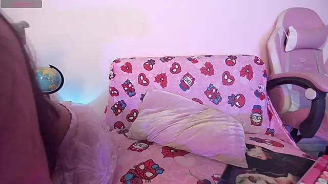 kitty-kryss online show from 06-18-26, 12:53