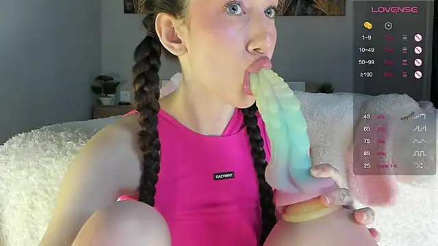 Say luna online show from 03-18-25, 08:15