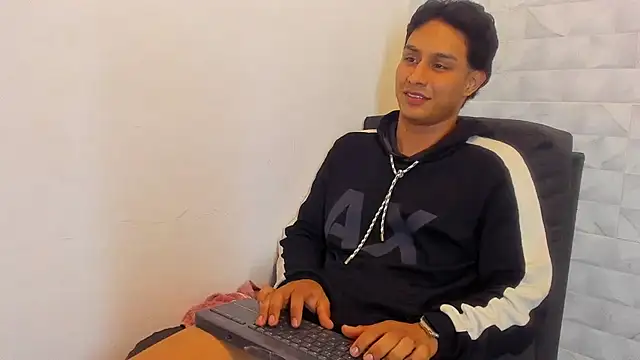 Stone grey1  online show from 03-19-25, 08:45