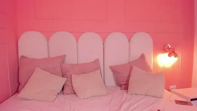 eva sainnt online show from 10-11-25, 05:17