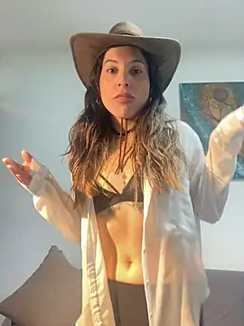 Snapshot of CosmiccAlai chatting on 03-13-25, 07:28 CosmiccAlai online show from 03-13-25, 07:28