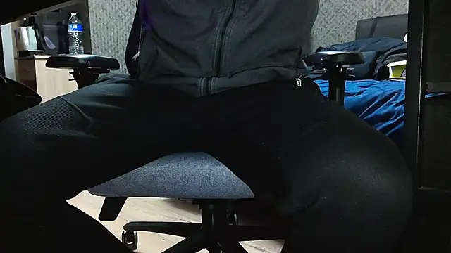 Yoloyo93 online show from 02-14-26, 06:48